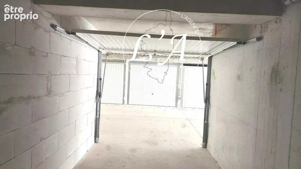 Box fermé 12,5 m² – Pietrosella 20166 – Sous-sol sécurisé - photo 6