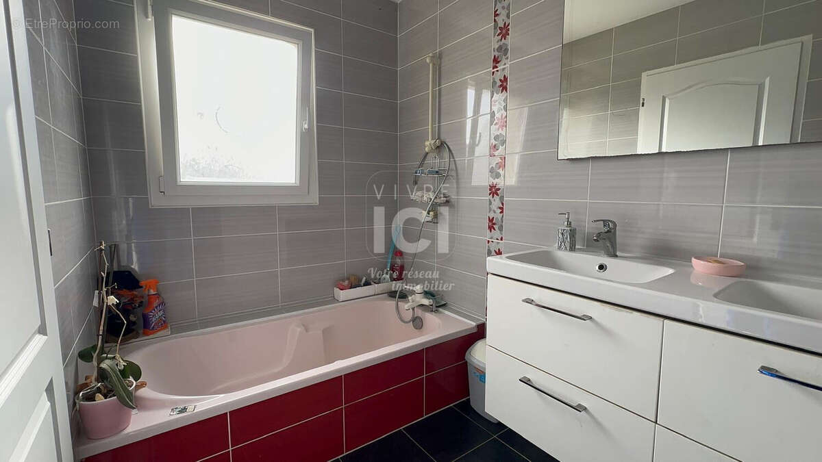 Maison à SAINT-MATHURIN-SUR-LOIRE