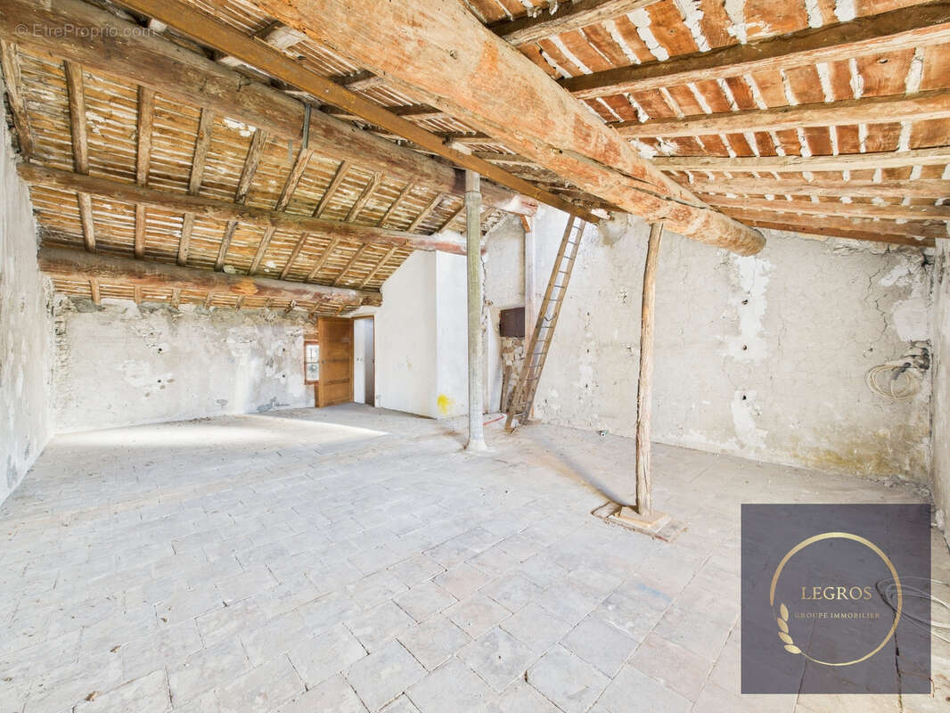 Magnifique Mas Provençal au Thor - Potentiel d'Investissement - photo 17