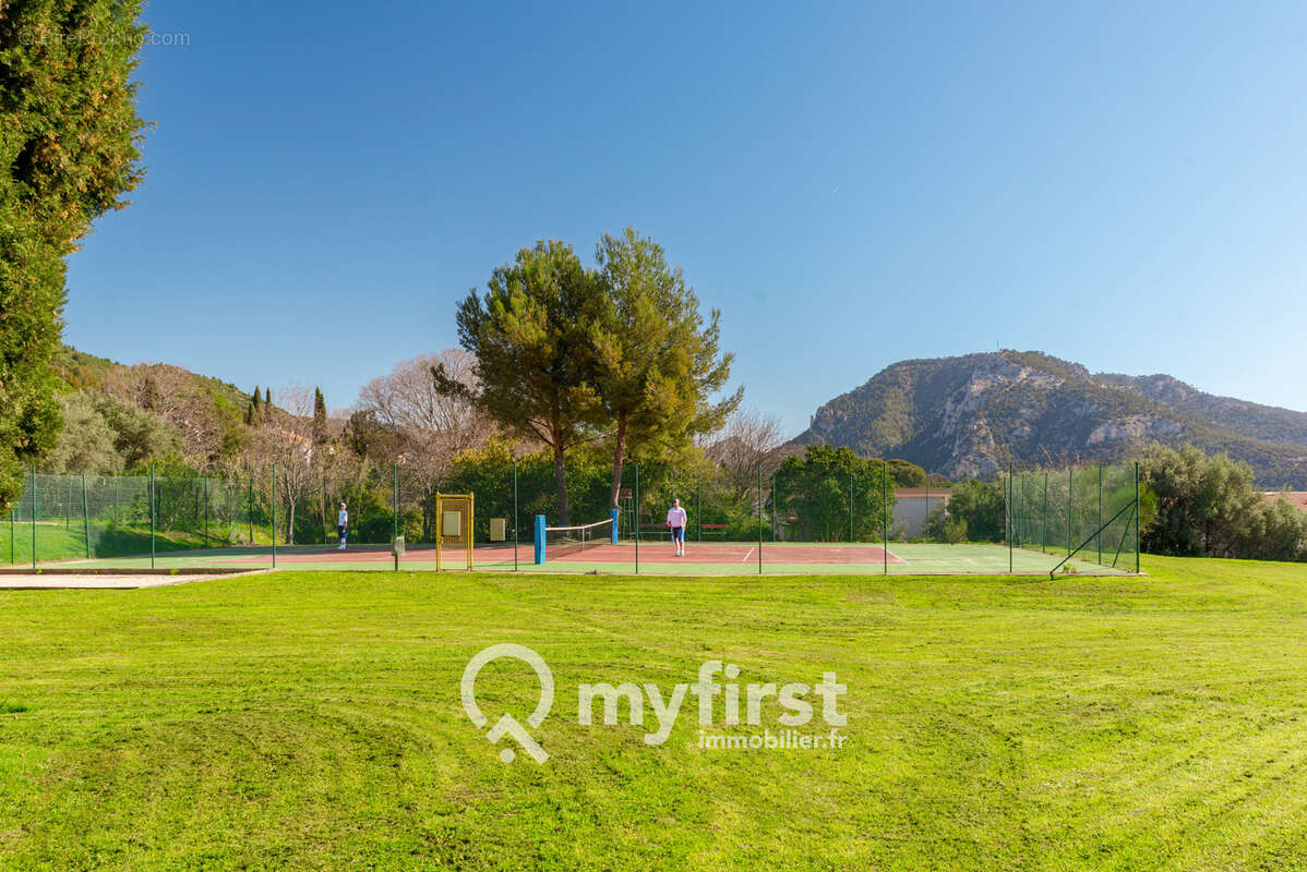 Appartement contemporain avec piscine et tennis. - photo 23