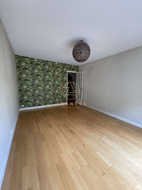 Appartement à SAINT-MAUR-DES-FOSSES