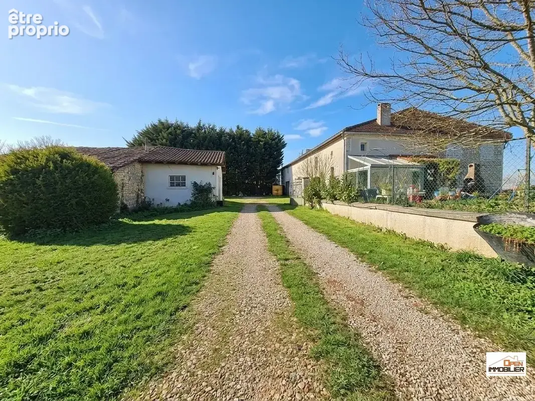 Maison 174 m² à Baignes-Sainte-Radegonde  - photo 1