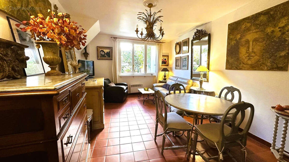 Maison à VAISON-LA-ROMAINE