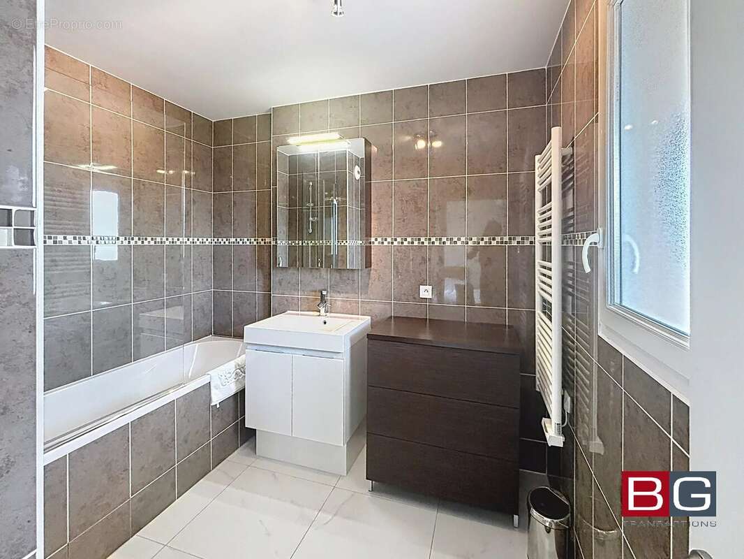 Magnifique 3 pièces dernier étage + terrasse de 35 m² - photo 8