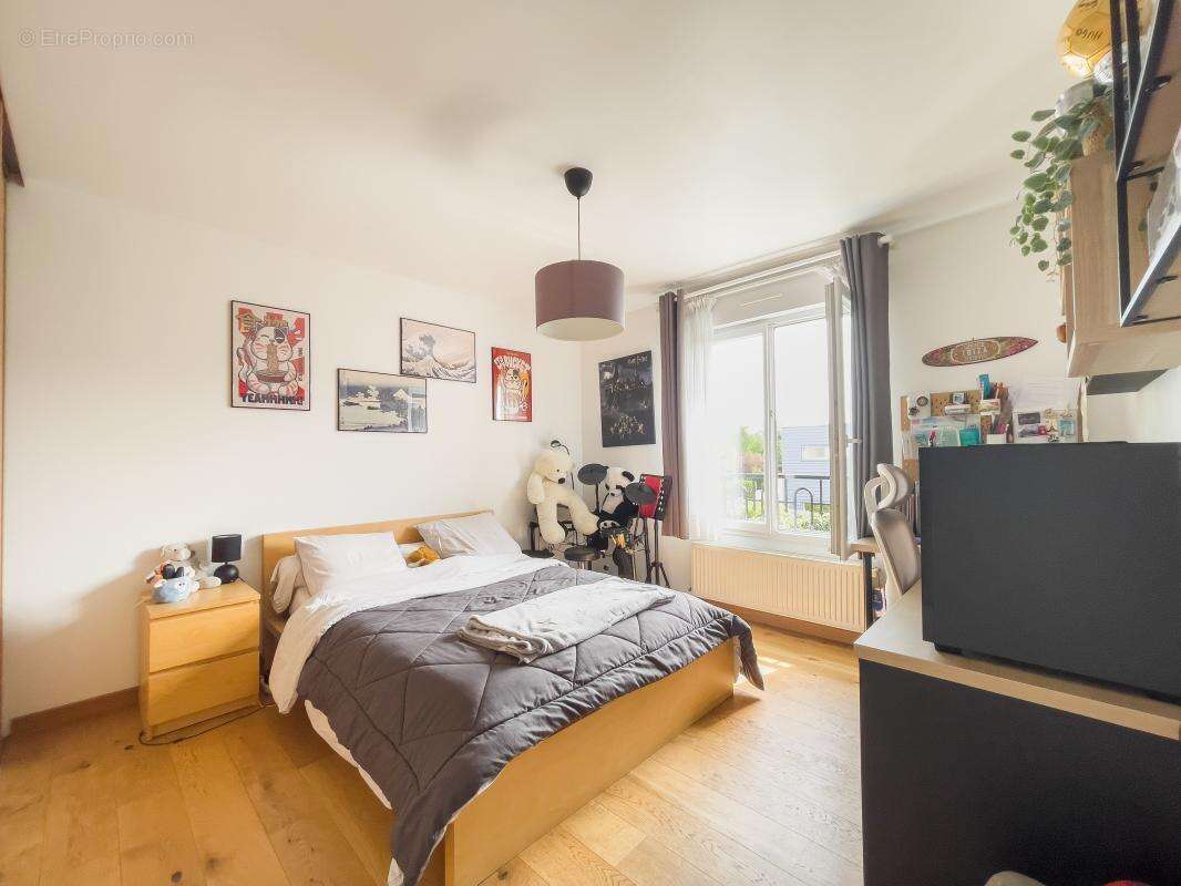 Maison à BAILLY-ROMAINVILLIERS