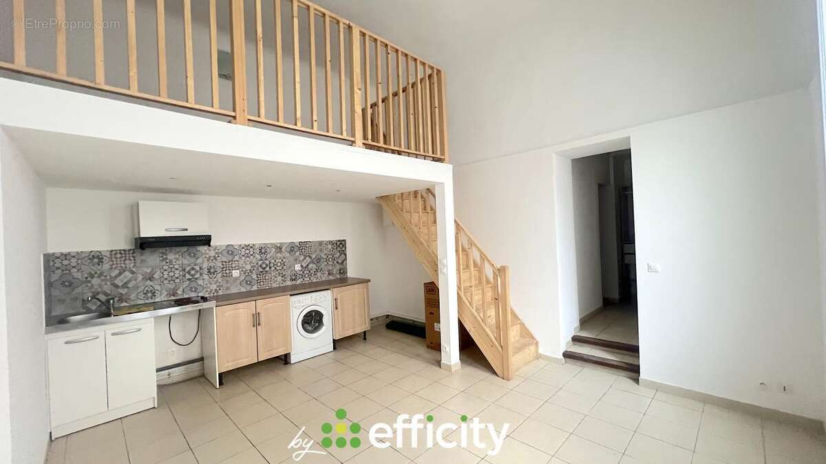 Appartement à MARSEILLE-3E