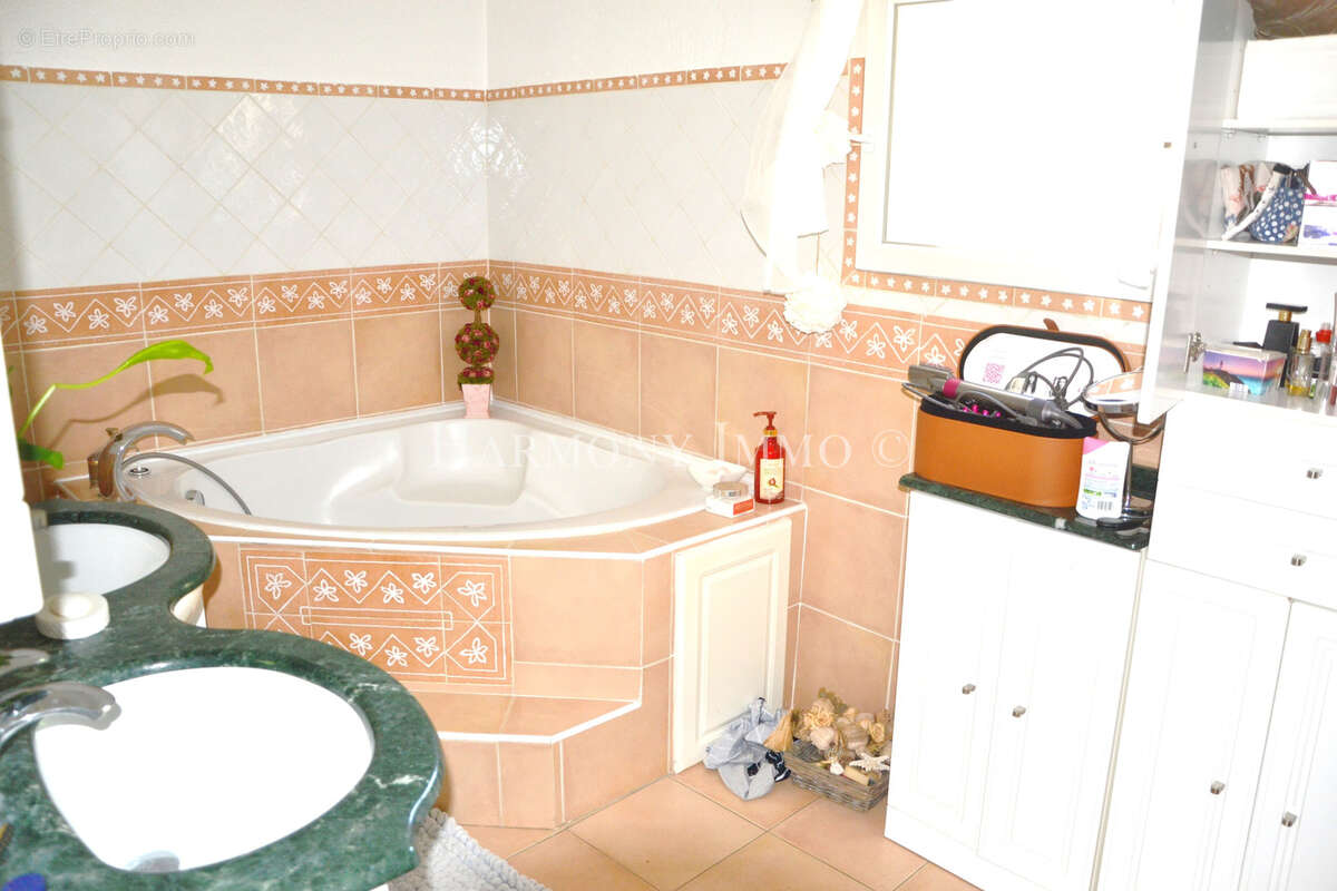 Maison à SIX-FOURS-LES-PLAGES