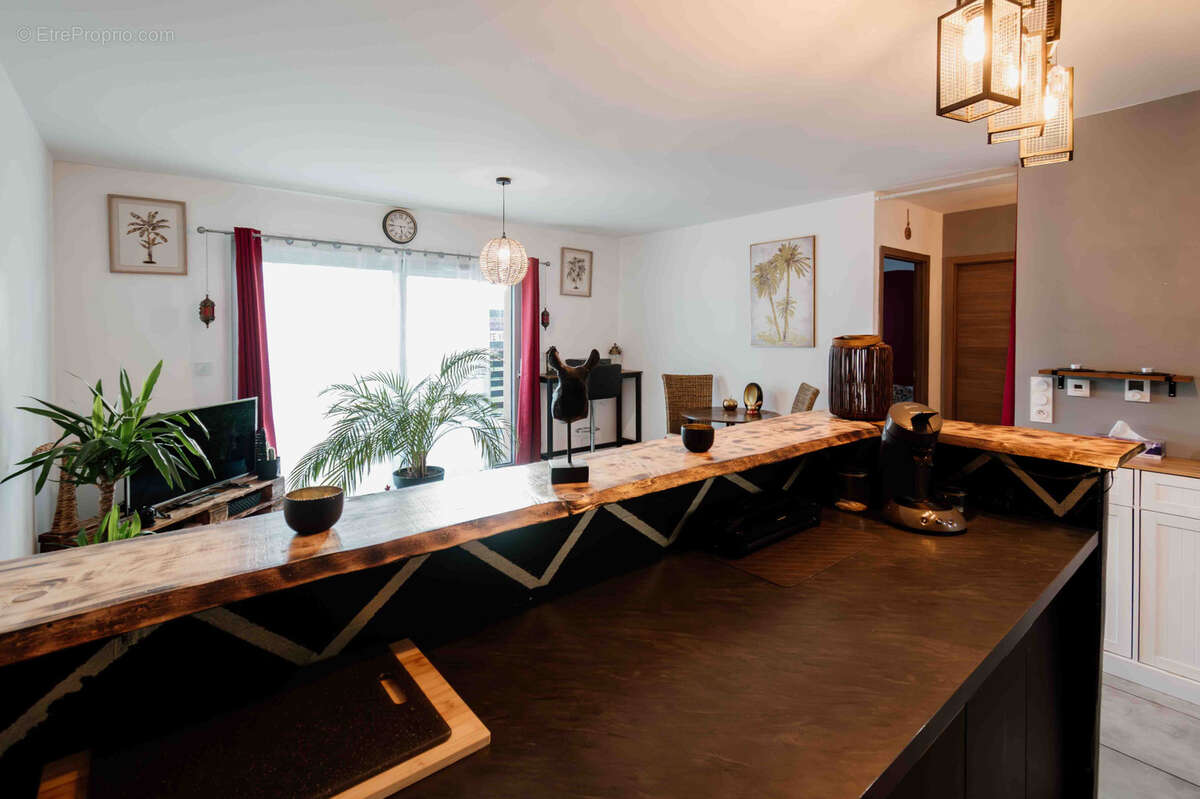 Appartement à LA RIVIERE-DRUGEON