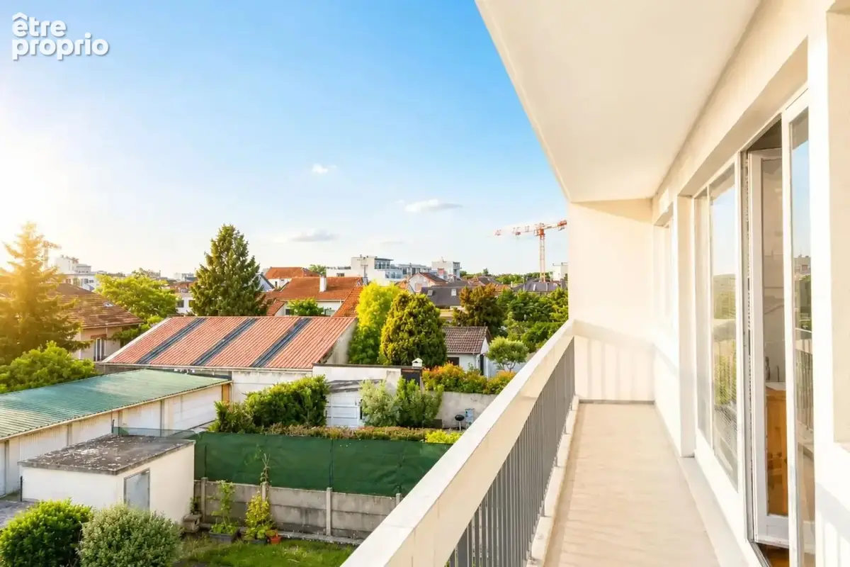 Les Mûriers, 2 pièces avec balcon, box et cave - photo 3