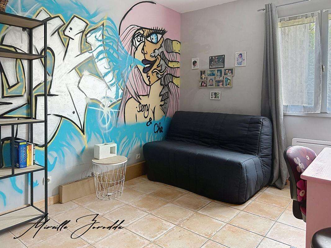 Maison à JONQUIERES-SAINT-VINCENT