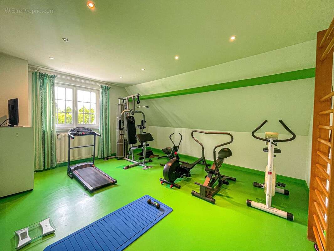 Dpt Pas-De-Calais(62) , à vendre propriété P(8) de 304m2 , terrain de 3000m2 ,double garages, véranda , pergola , cave à vins - photo 19