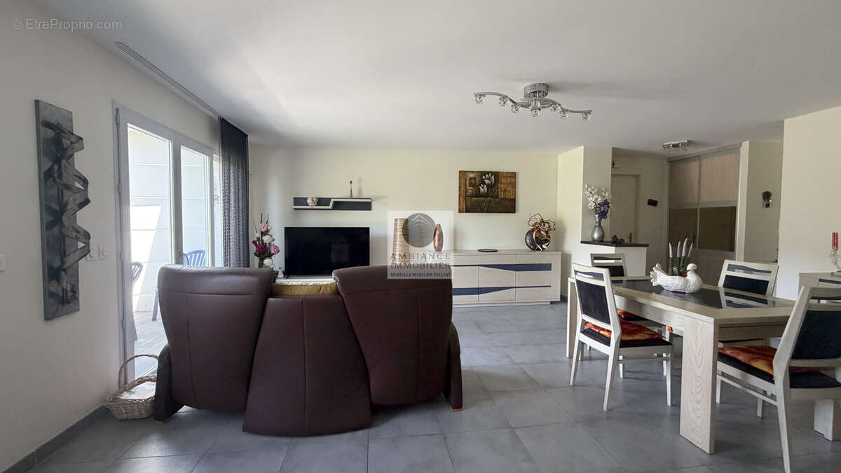 Appartement en dernier étage avec vue dégagée sur les montagnes - photo 8