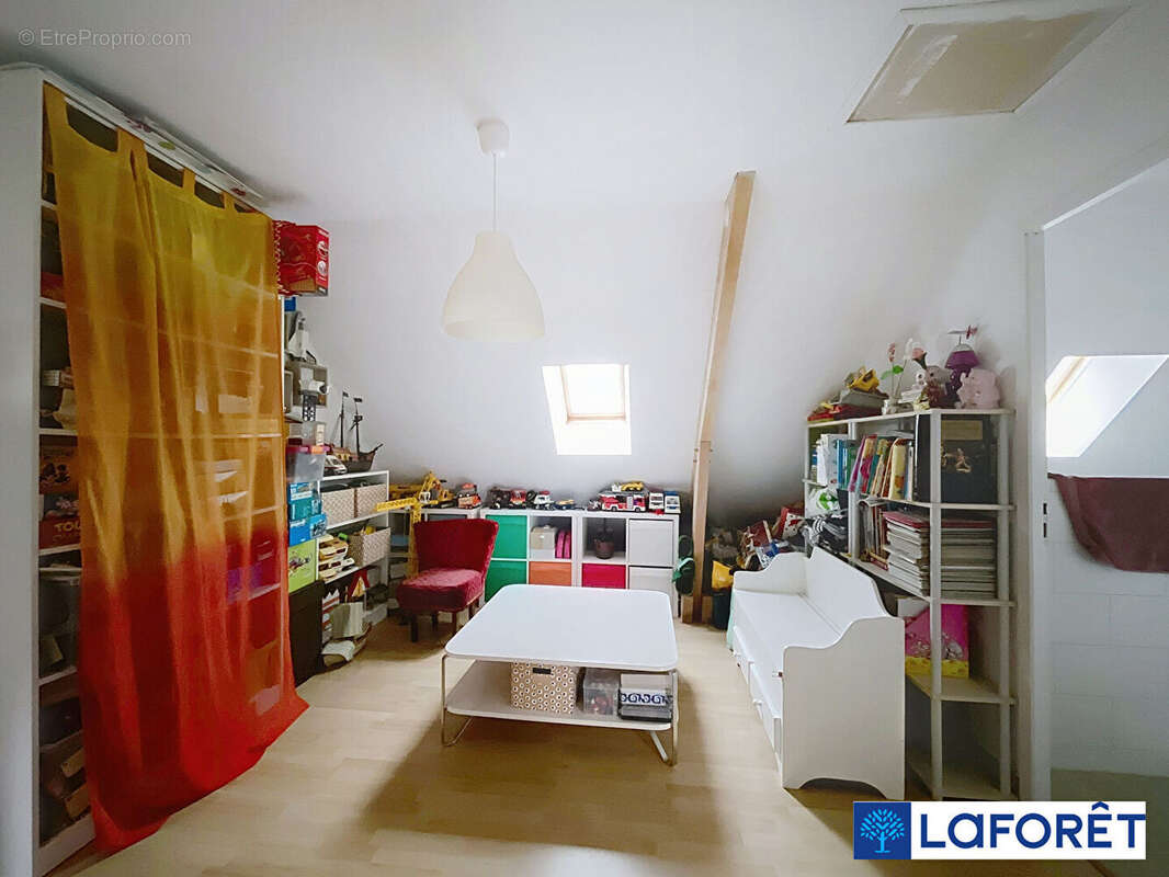 Maison à IS-SUR-TILLE