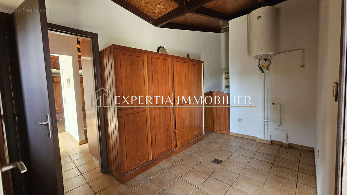 Maison à REMIRE-MONTJOLY