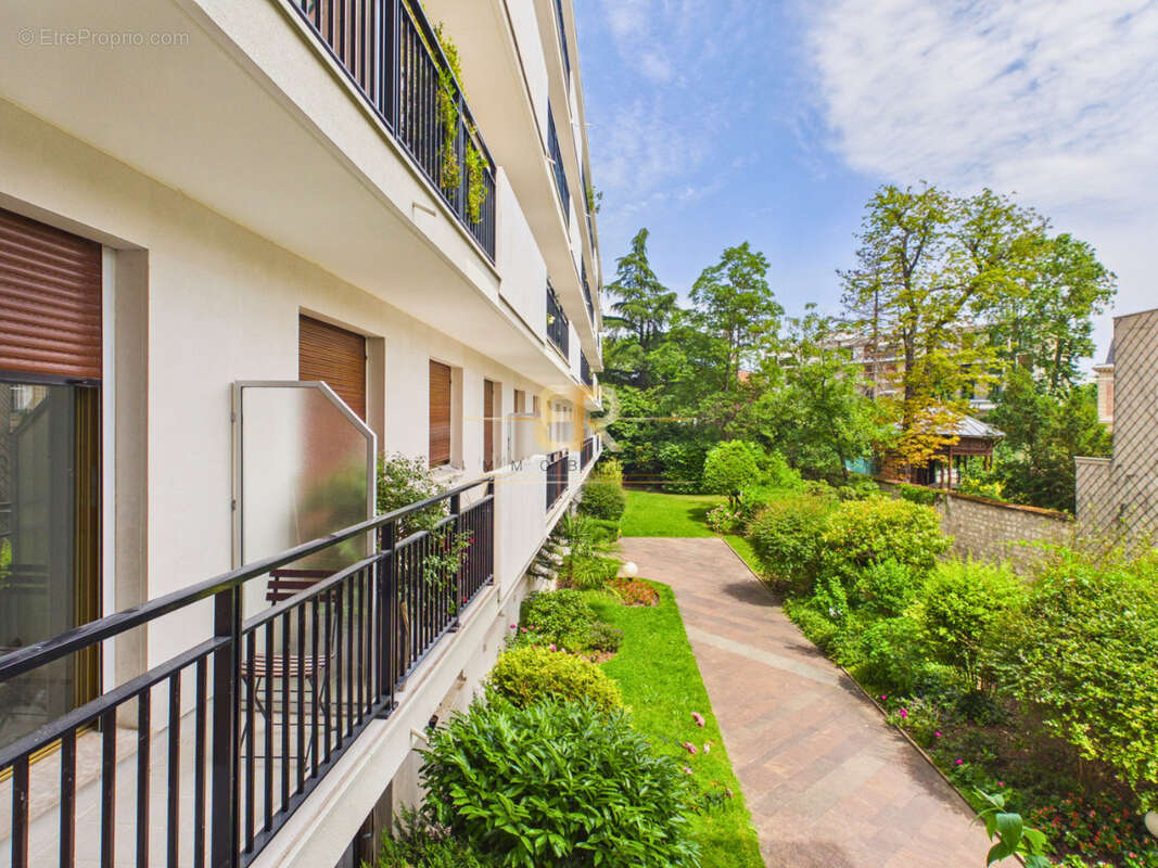 Appartement à NEUILLY-SUR-SEINE
