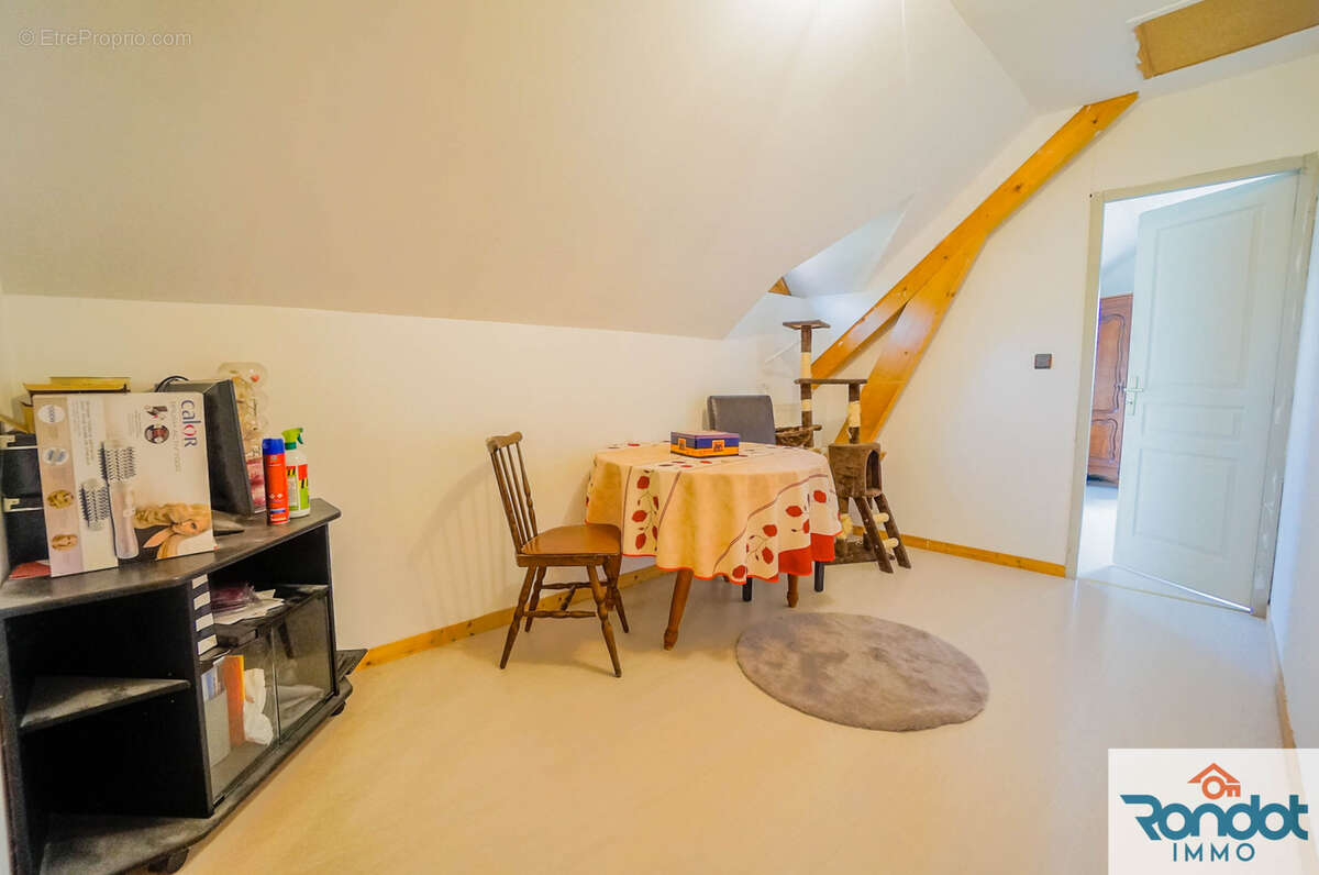 Maison à SAVIGNY-LE-SEC