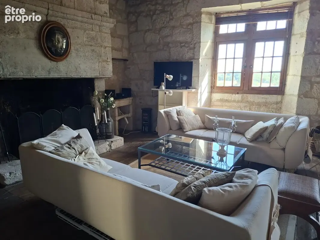 Maison de village magnifiquement préservée, située dans un village classé et offrant une vue panoramique. - photo 10