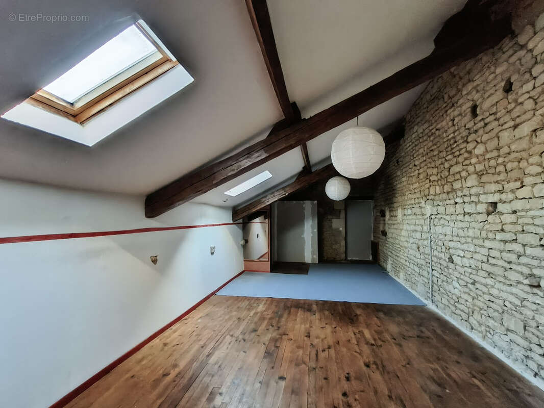 Maison à SAINTE-EANNE