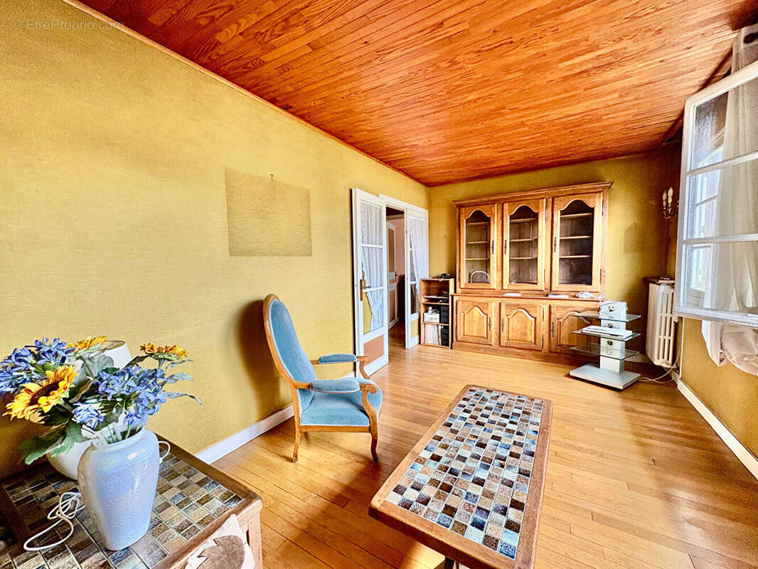 Maison à VERRIERES-LE-BUISSON