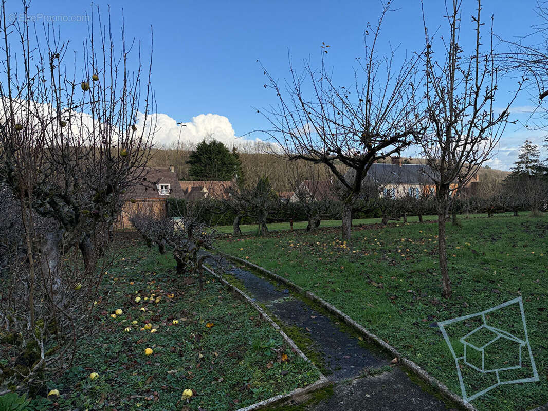 Terrain à DAMPIERRE-EN-YVELINES