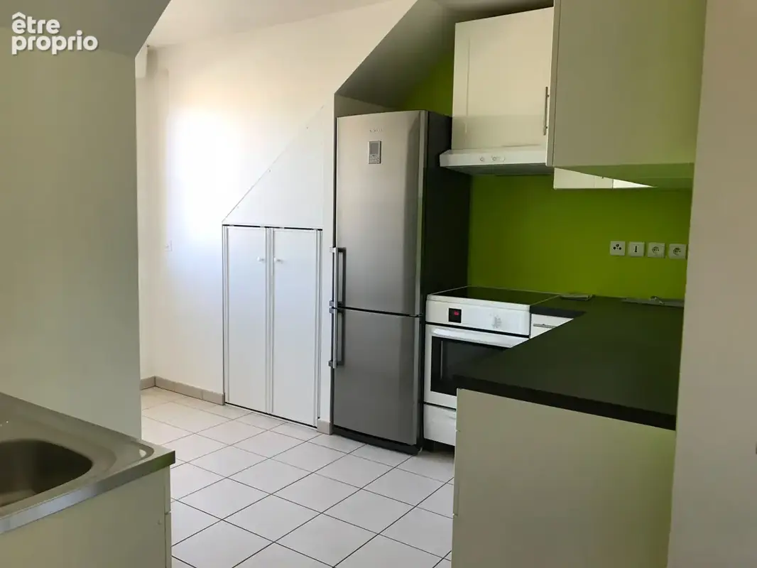 Buc  cerf volant grand f3  dernier etage avec balcon, cave et parkings - photo 4
