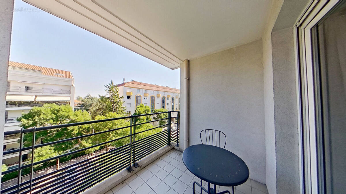 Appartement à BRON