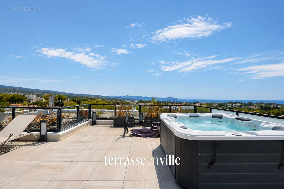 Duplex de luxe - 123m2 - terrasse 22m2- rooftop vue mer 60m2 - jacuzzi - 4 parkings - photo 21