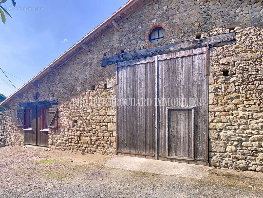 Maison à LE POIRE-SUR-VIE