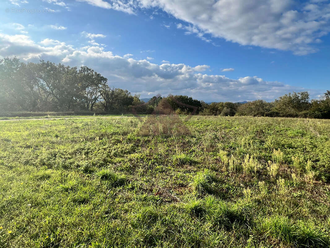 Terrain à SAINT-VICTOR-DE-MALCAP