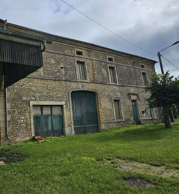 Maison à BIENCOURT-SUR-ORGE