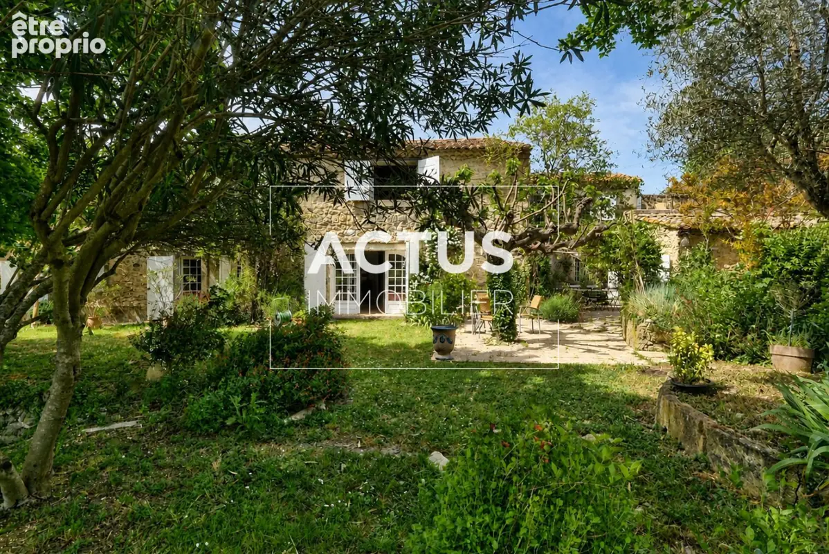 Maison 408 m² à Lamanon  - photo 2