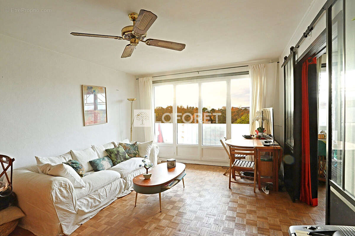 Appartement à PARIS-14E