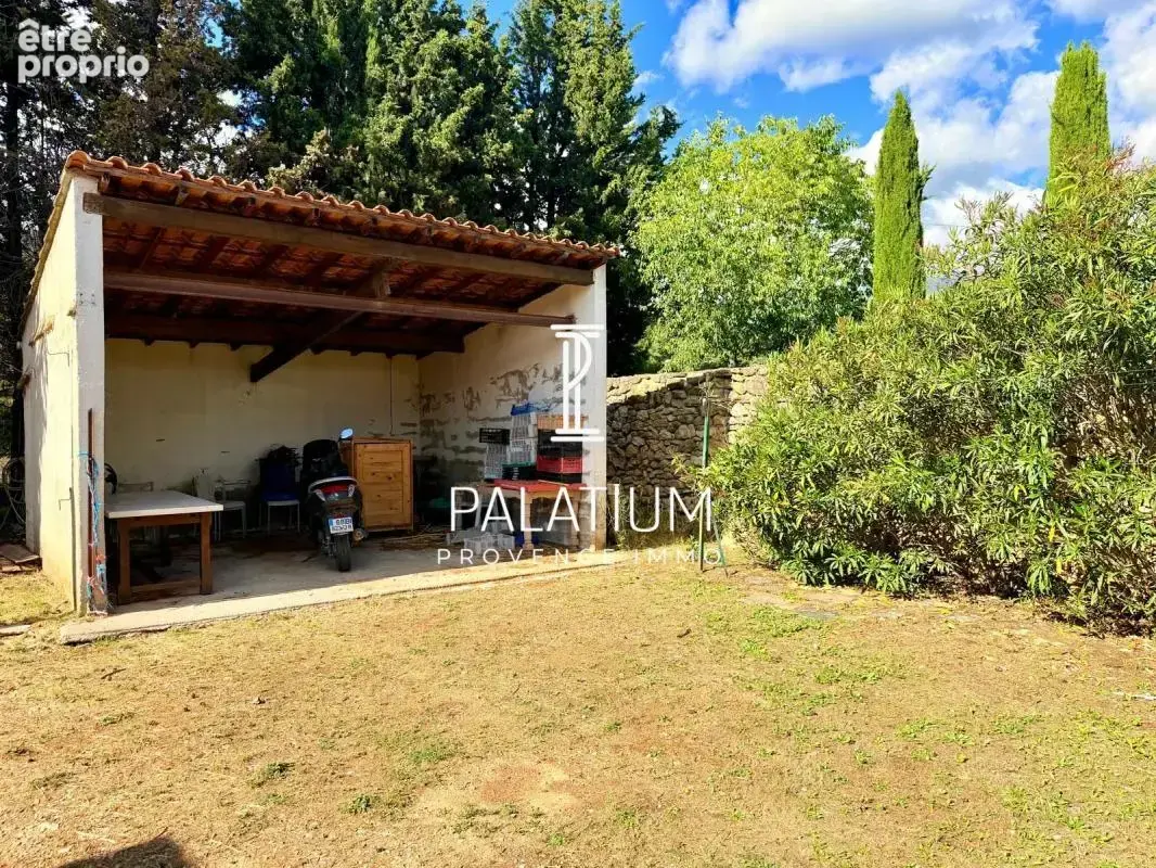 Villa traditionnelle de plain-pied de 155 m² – Au pied des collines de Pélissanne - photo 9