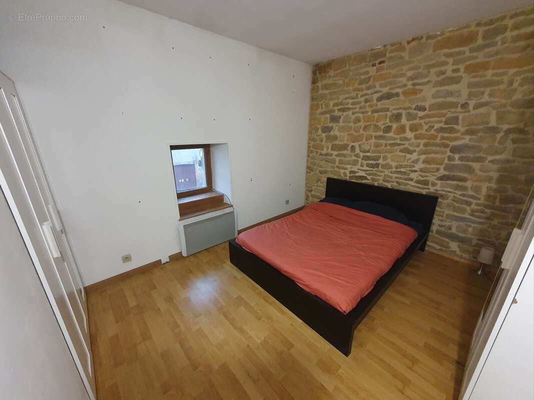 Appartement à CHARLEVILLE-MEZIERES