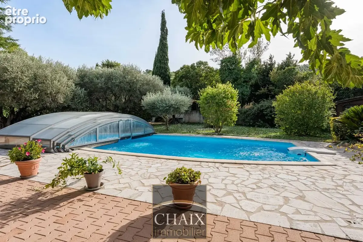 Maison de 186 m2 avec t2 indépendant, piscine et terrain de 1 750 m2 - photo 2