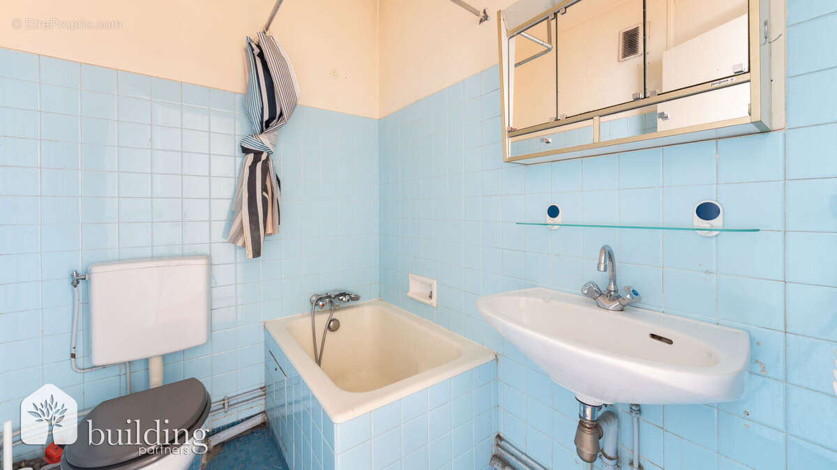 A vendre - Neuilly-sur-Seine Pasteur - Studio avec balcon de 31,14 m² - photo 8