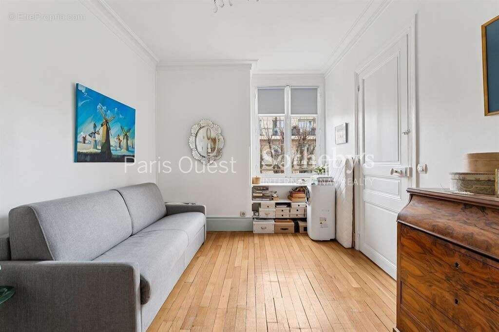 Appartement à NEUILLY-SUR-SEINE