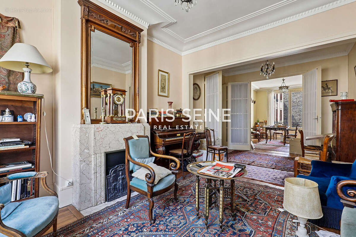 Appartement à PARIS-6E