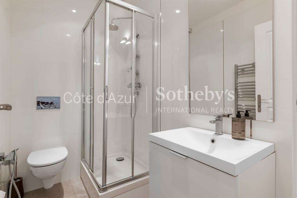 Appartement 3 pièces à vendre dans le Carré d'Or de Nice, Place Magenta - photo 10