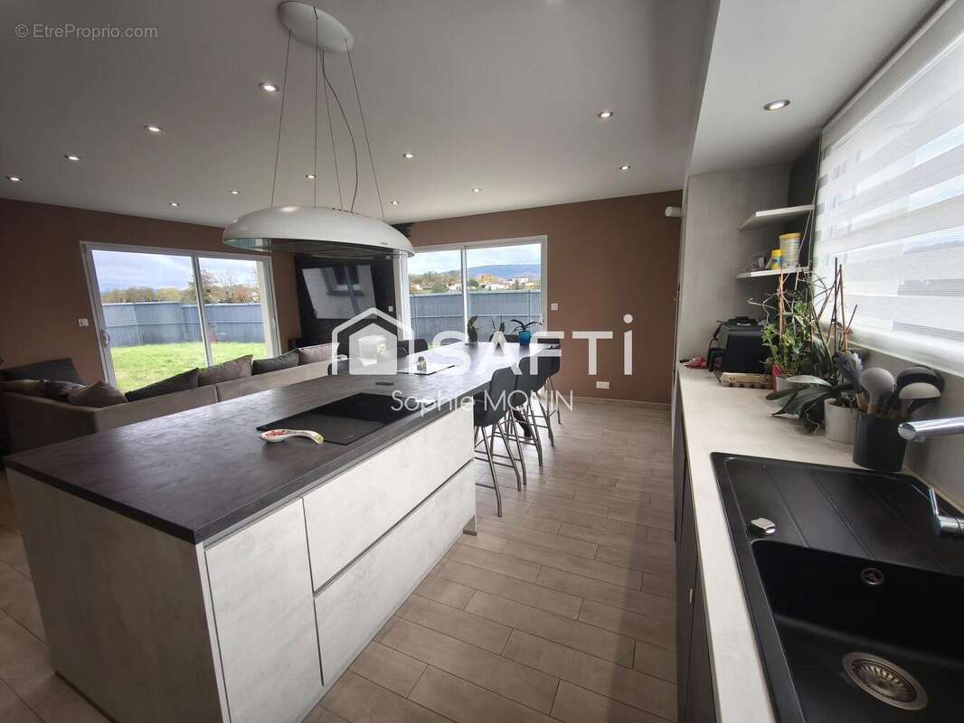 Photo 2 - Maison à MONTAGNAT