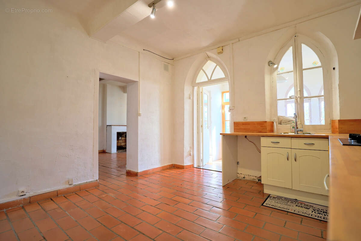 Maison à SOLLIES-TOUCAS