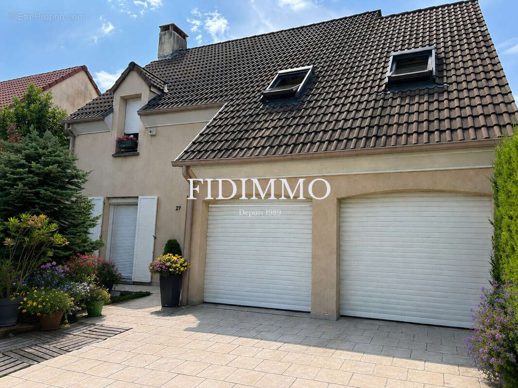 Maison à CHENNEVIERES-SUR-MARNE