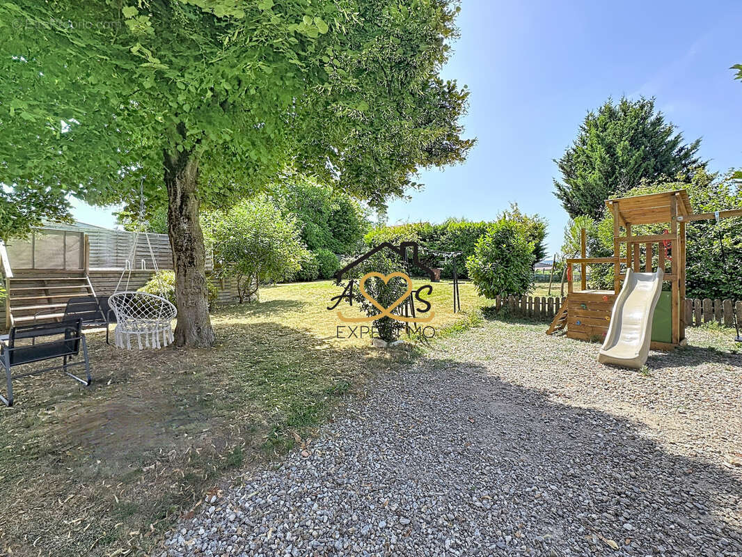 Maison à GLAINE-MONTAIGUT