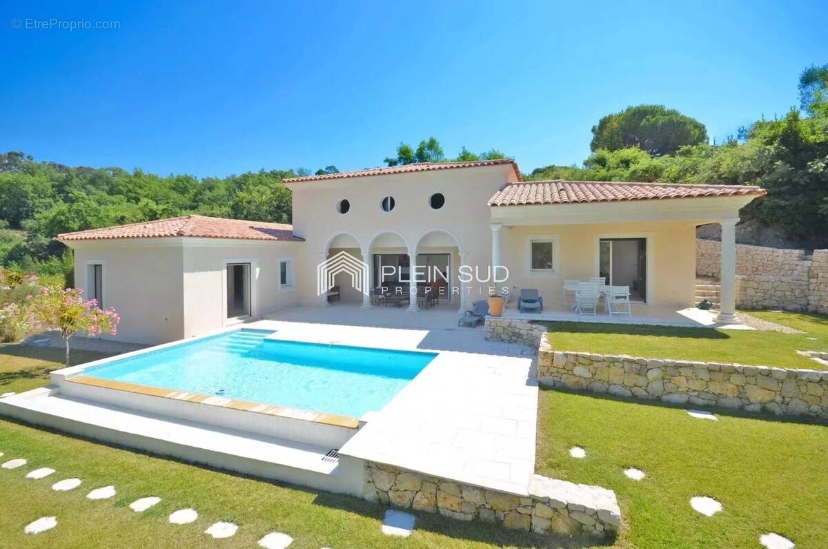 Maison à VALBONNE