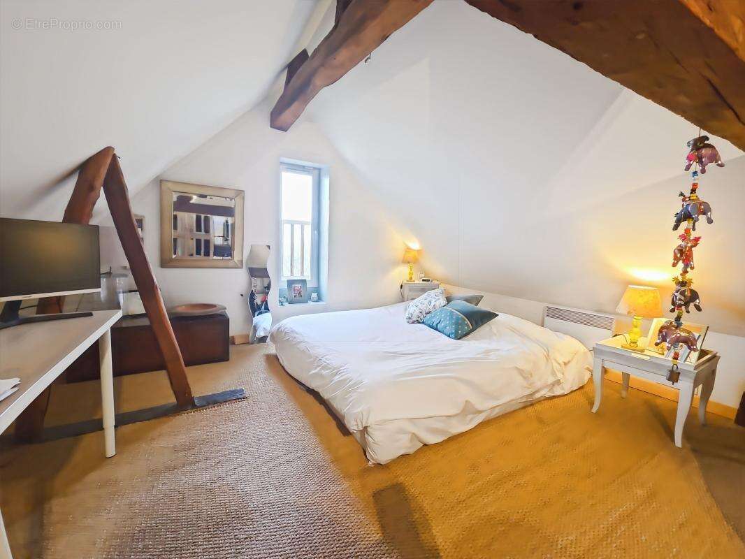 Maison à SAINT-JEAN-DE-BRAYE