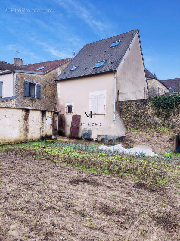 Parking à MORTAGNE-AU-PERCHE