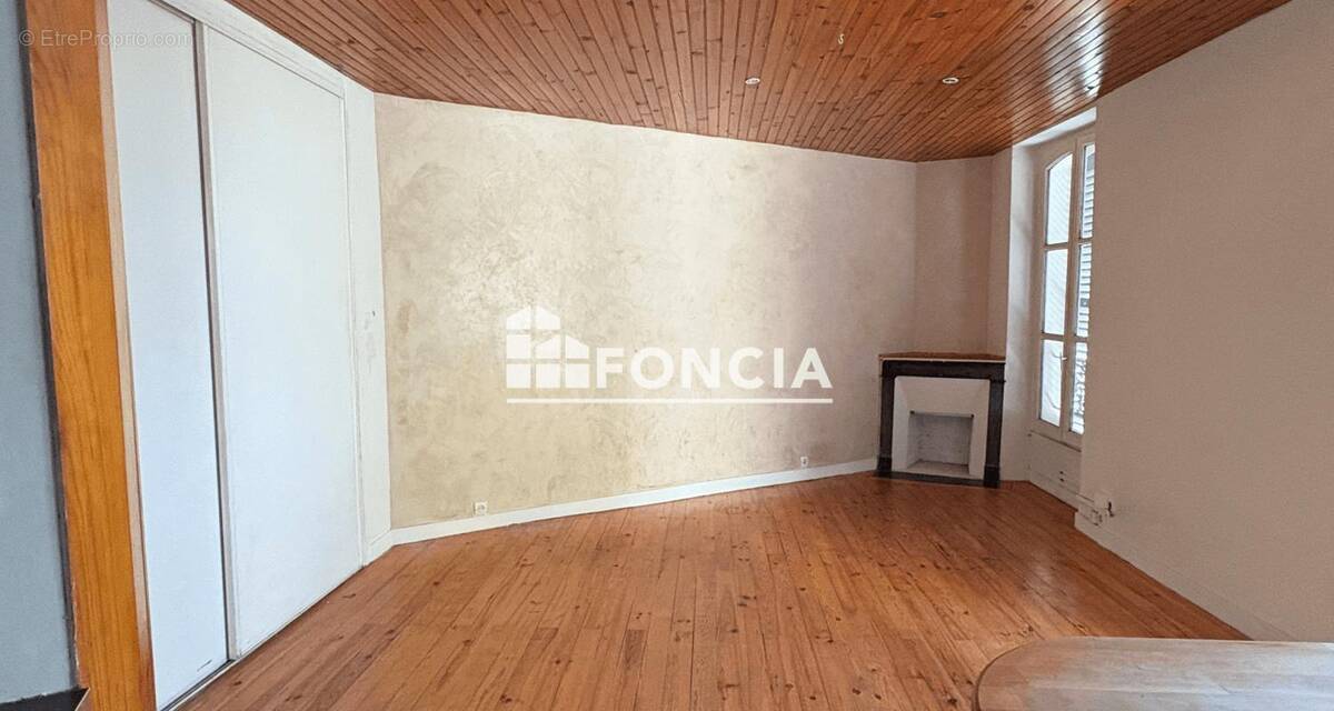 Appartement à SAINT-MAUR-DES-FOSSES