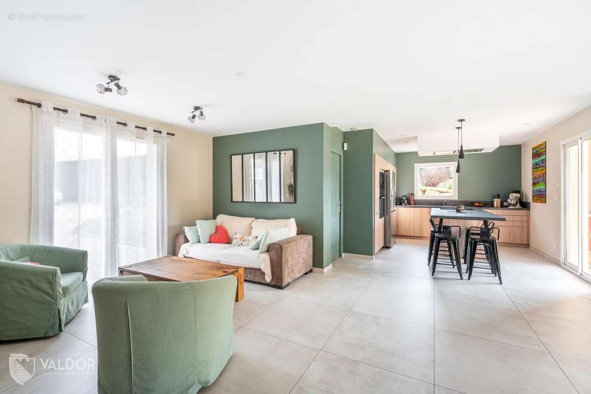 Maison à LACHASSAGNE