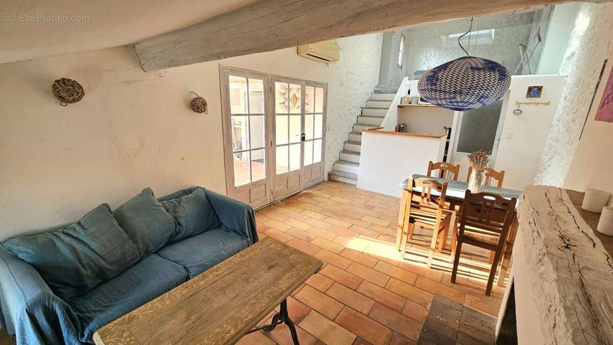 Opportunité exceptionnelle pour investisseurs : grande maison avec terrasse - photo 9