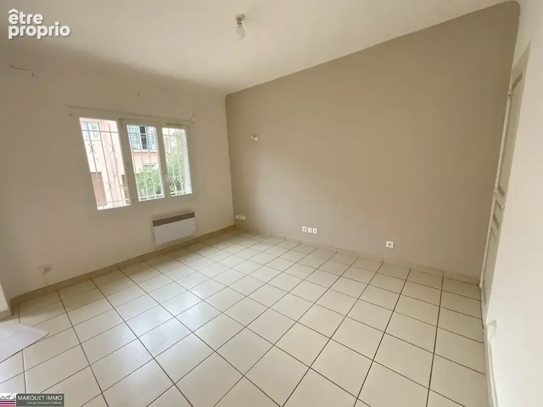 Une opportunité rare sur Béziers - Font-Neuve !!! Cette agréable villa T3 de plain-pied offrant 60 m² habitables, construite en  - photo 7